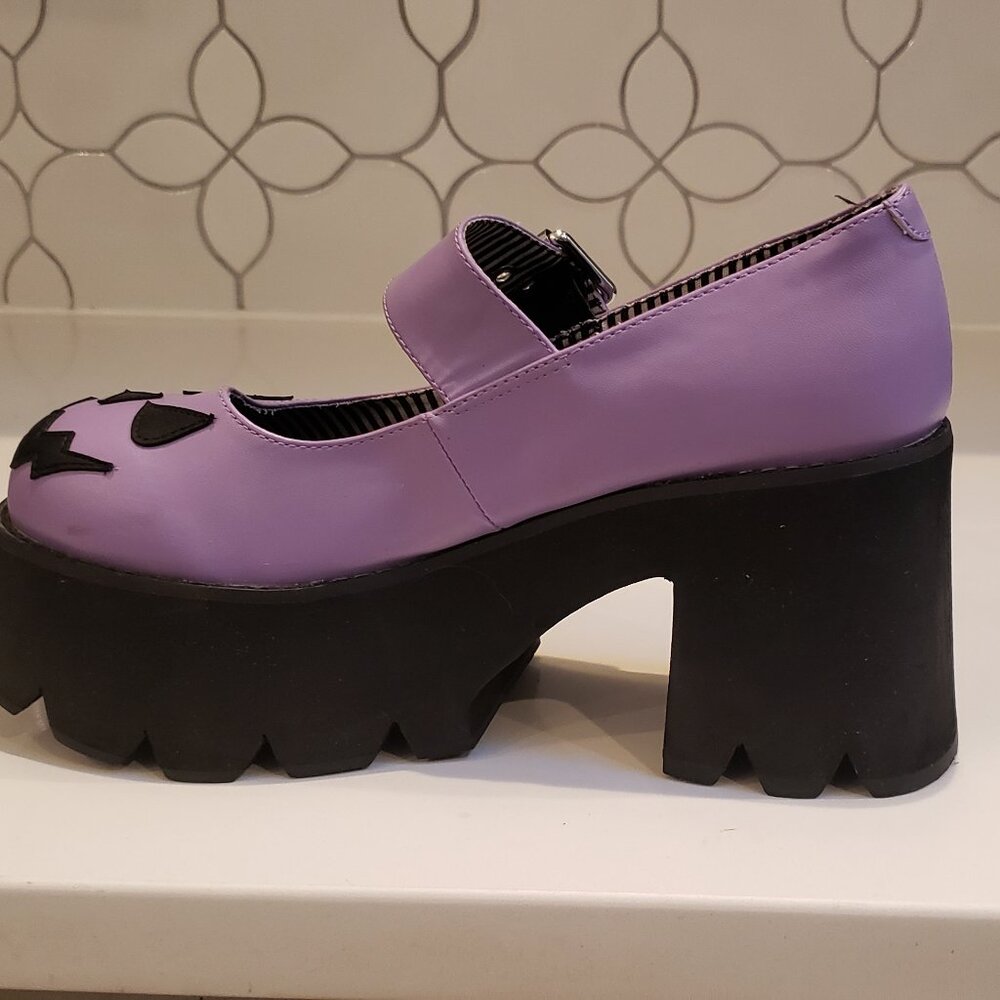 Trickz N Treatz  Smile Like You Mean It  Mary Jane Platforms Size 8 - Picture 5 of 12
